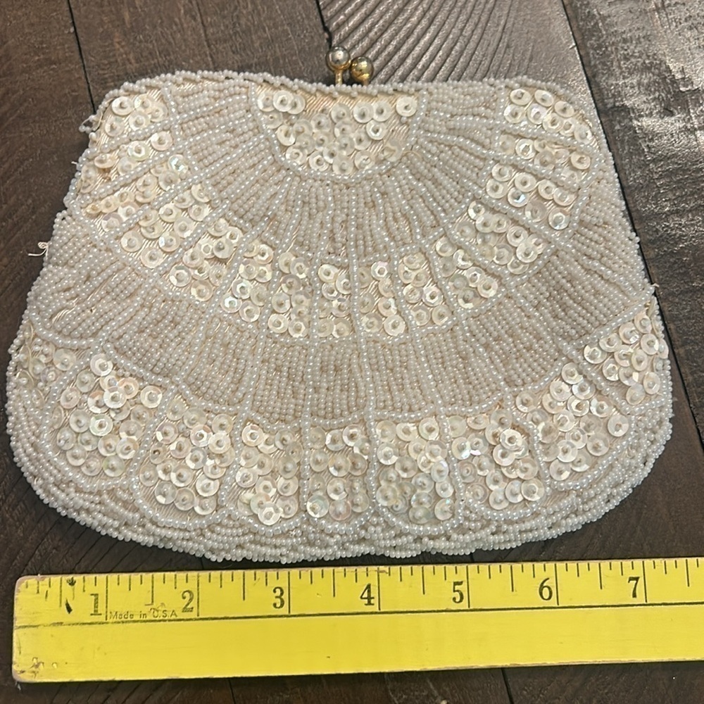Hand Made Hong Kong Beaded off white bag - Picture 12 of 16